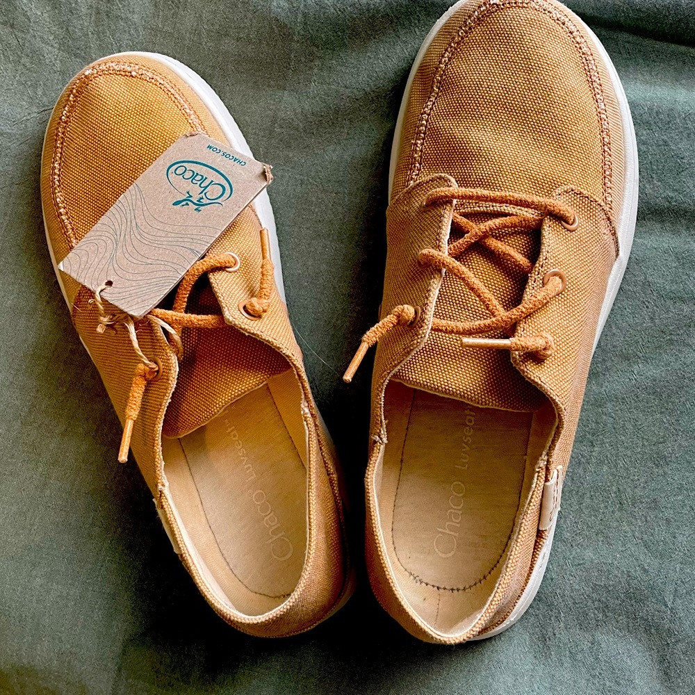 Sz 8.5 Chacos Sneakers